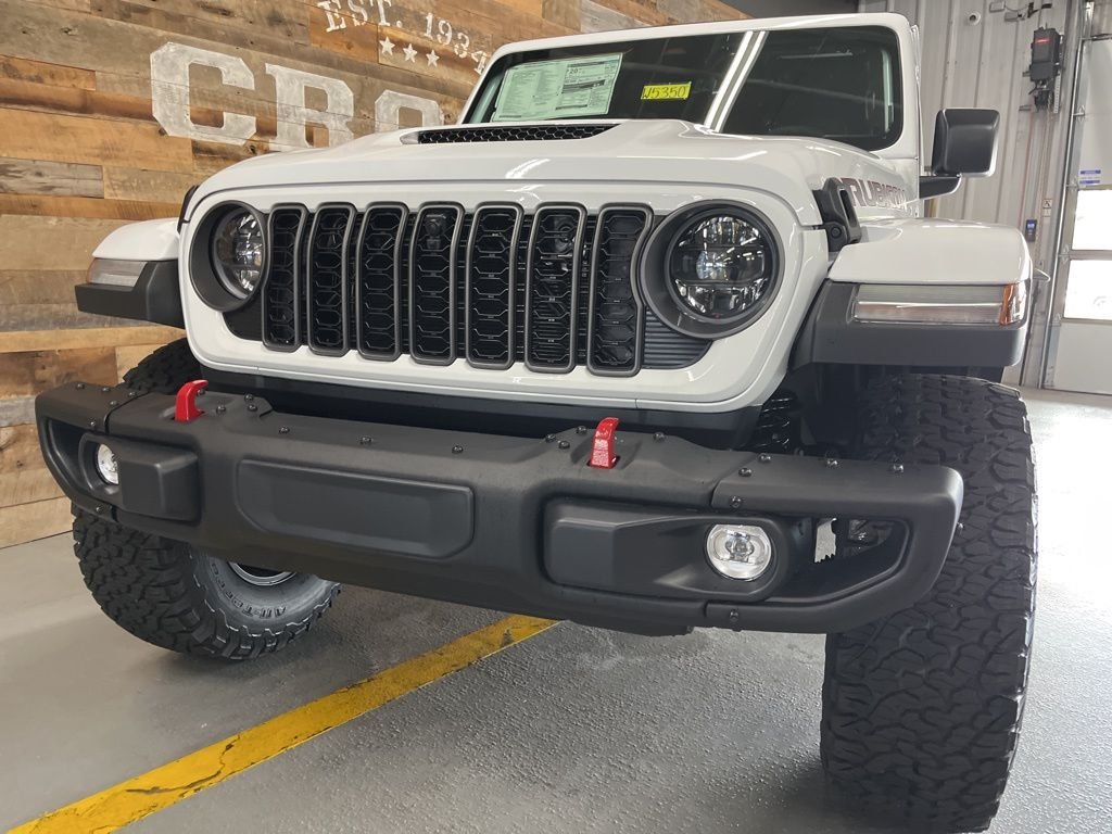 New 2026 Bright White Clear-Coat Exterior Paint Jeep Rubicon X image 11