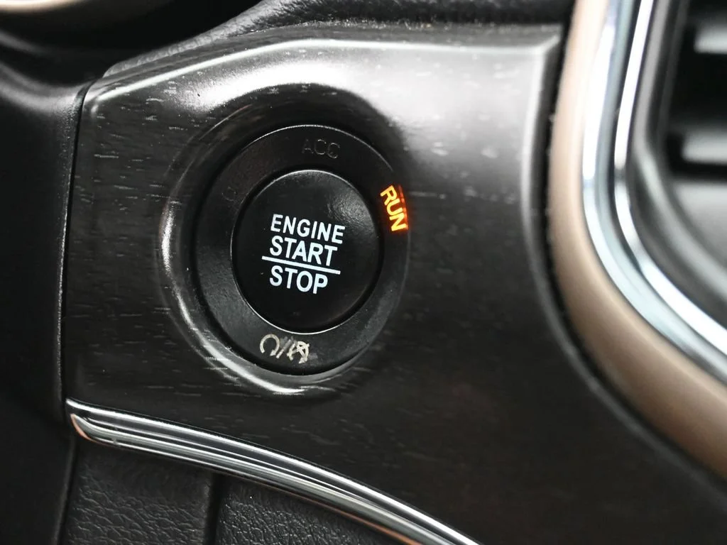 Used 2017 Diamond Black Crystal Pearlcoat Jeep Limited image 30