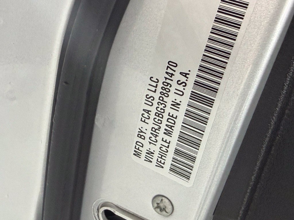 Used 2023 Silver Jeep Limited image 24
