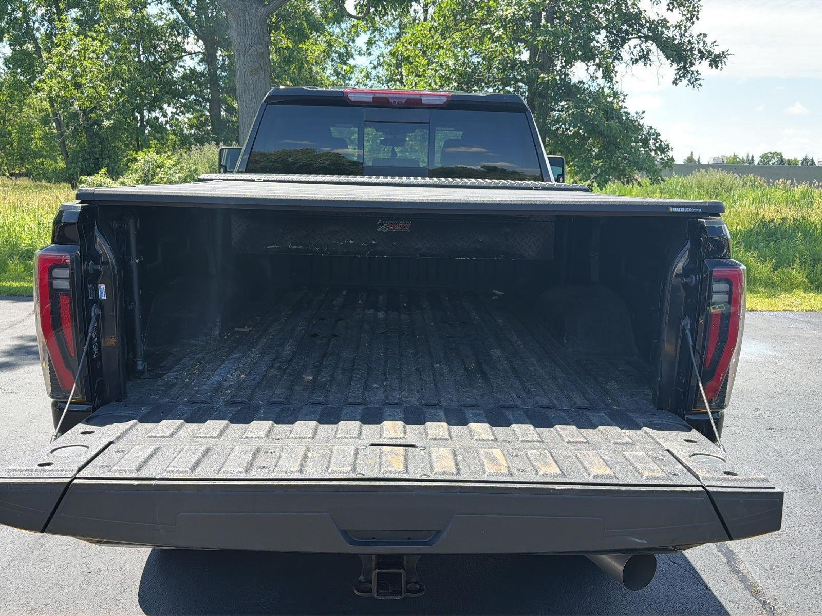 Used 2024 Onyx Black GMC AT4 image 5