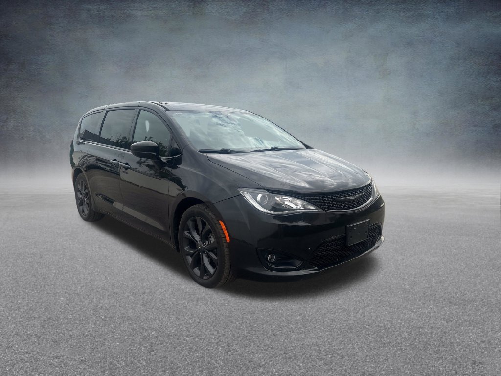 Used 2020 Black Chrysler Touring image 6