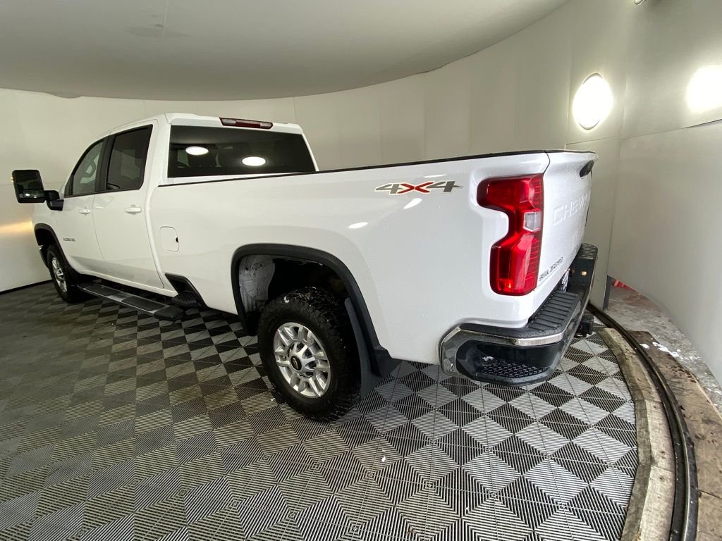 Used 2024 White Chevrolet LT image 10