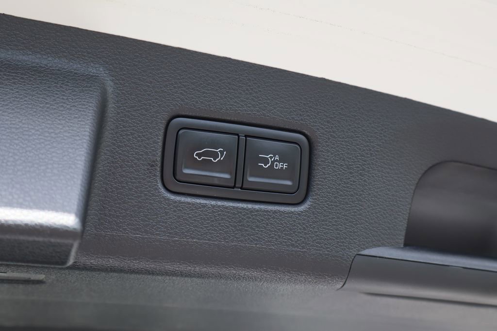 Used 2023 White Kia SX Prestige image 28
