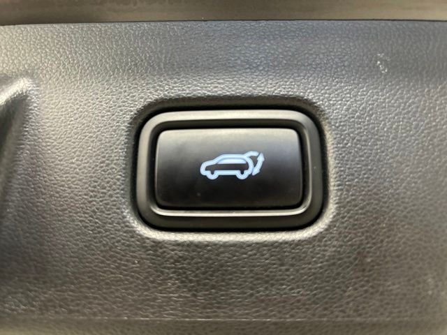 Used 2023 Phantom Black Hyundai SEL image 22