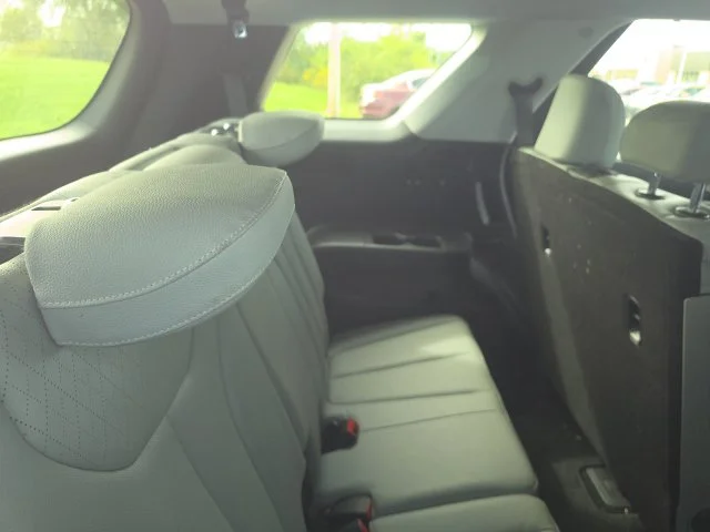 Used 2022 Hyper White Hyundai SEL image 6