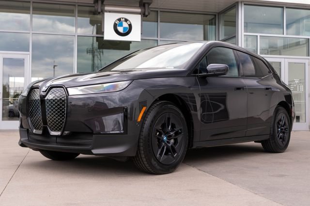 2024 BMW iX xDrive50's photo