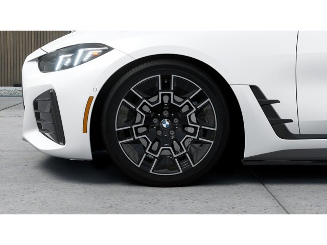 New 2026 Mineral White Metallic BMW xDrive40 image 7