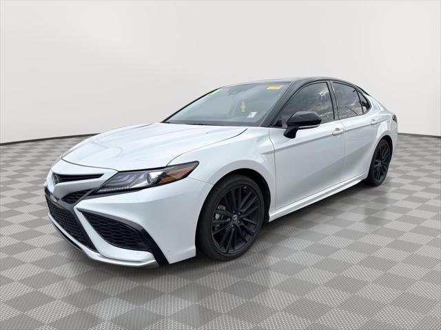 Certified Used 2024 MID BLK/WIND CHILL Toyota  image 3