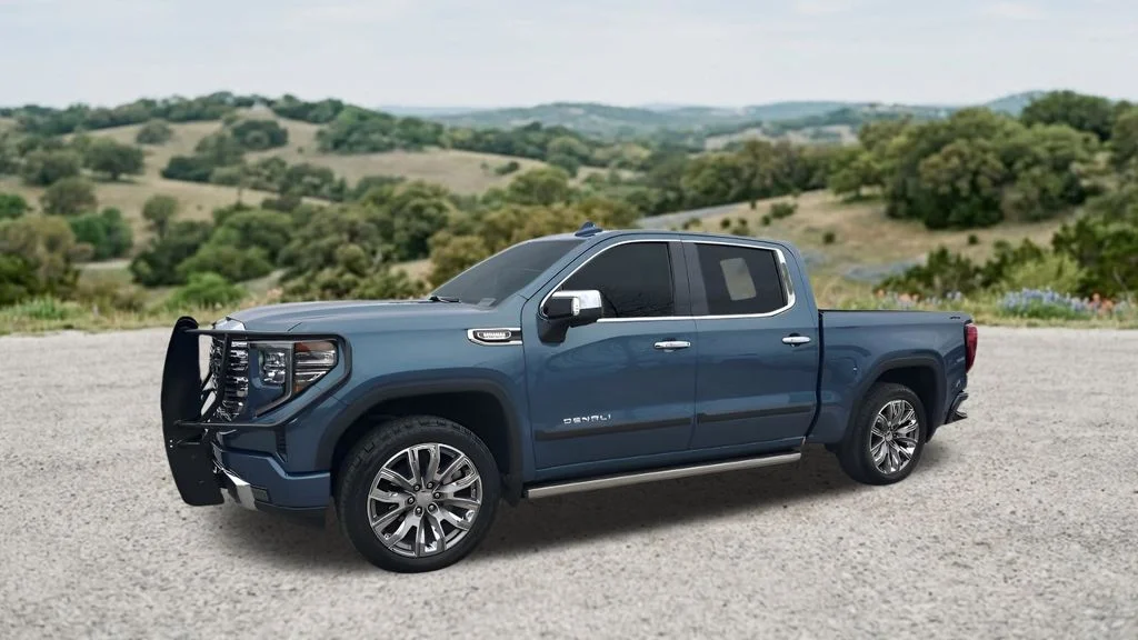 Used 2024  GMC Denali image 4