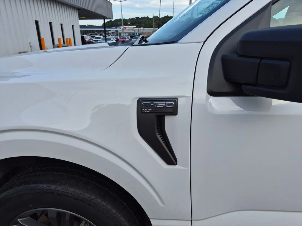 Certified Used 2023 Oxford White Ford XLT image 14
