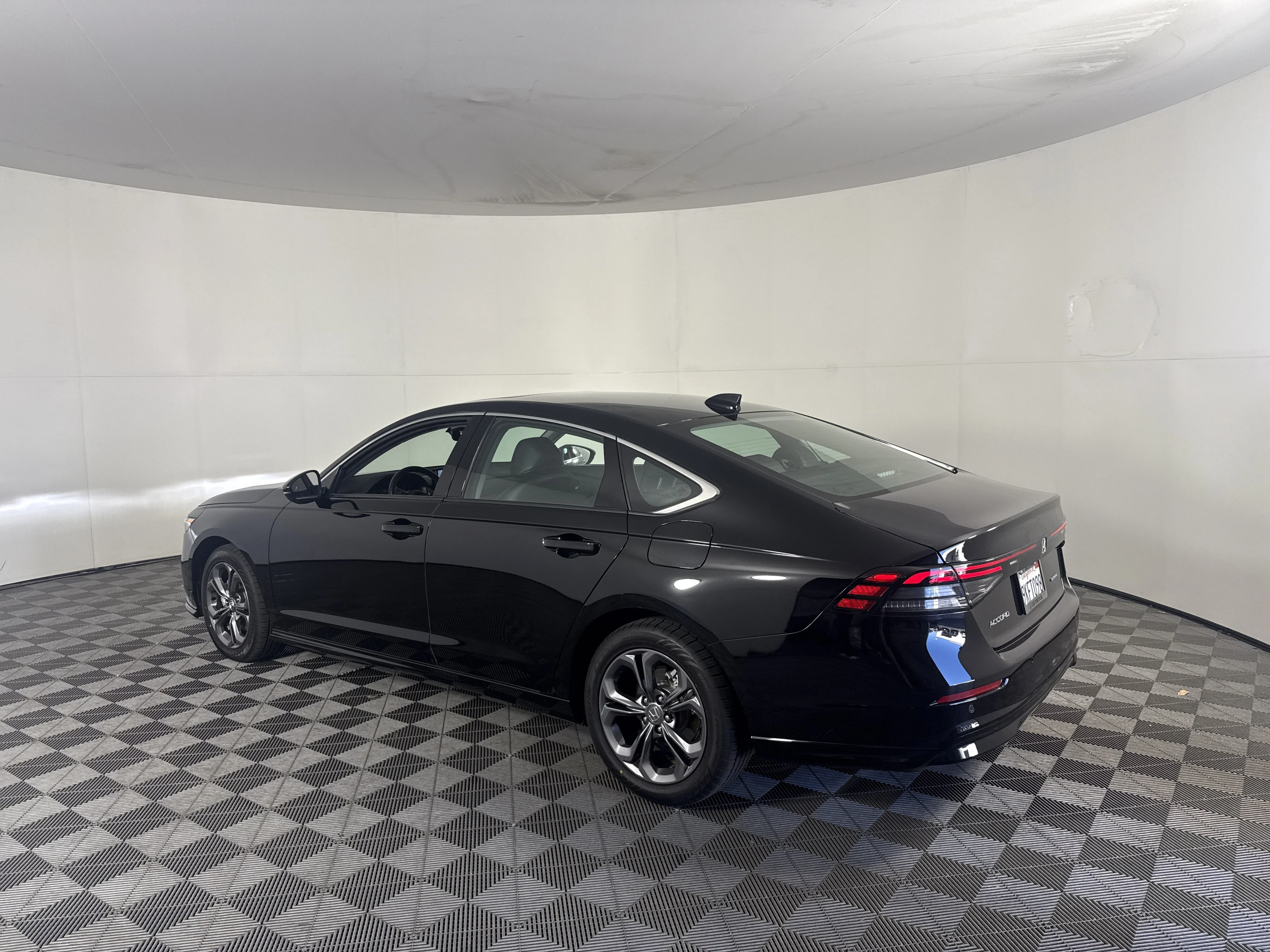2024 Honda Accord Hybrid EX-L - Photo 6