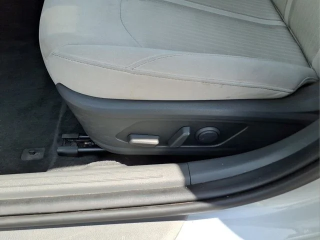Used 2024 Silver Hyundai SEL image 17