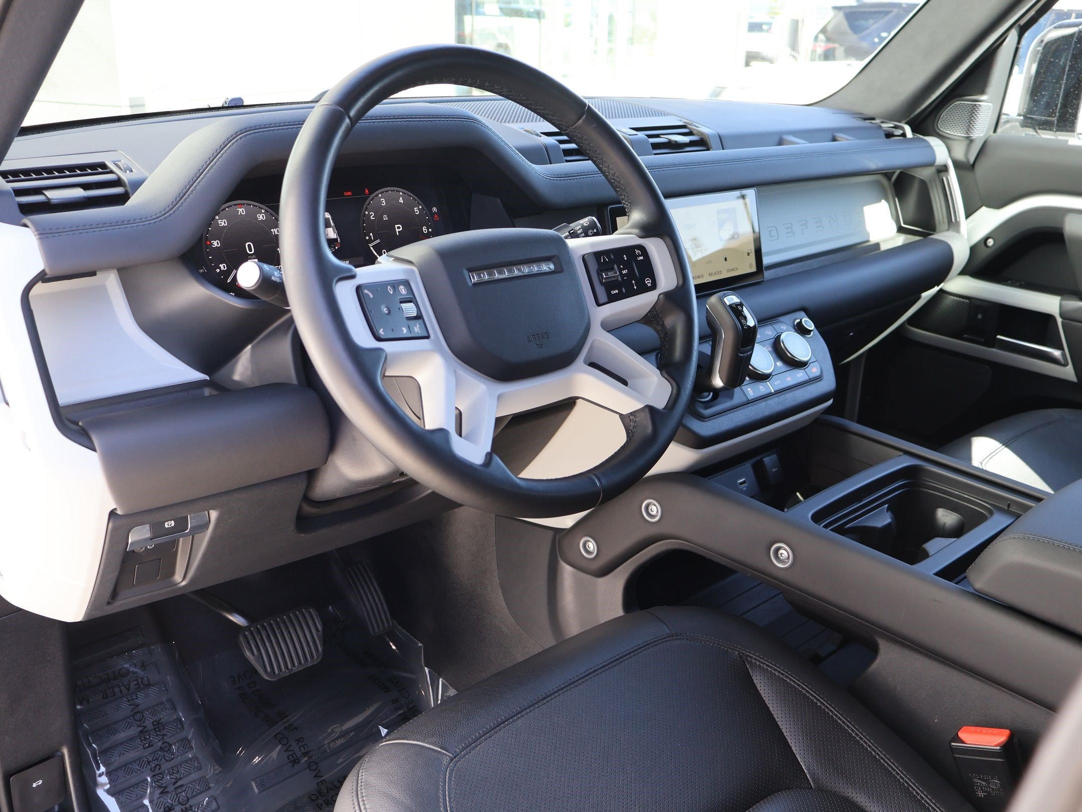 Used 2024 Fuji White Land Rover 110 P300 S image 14