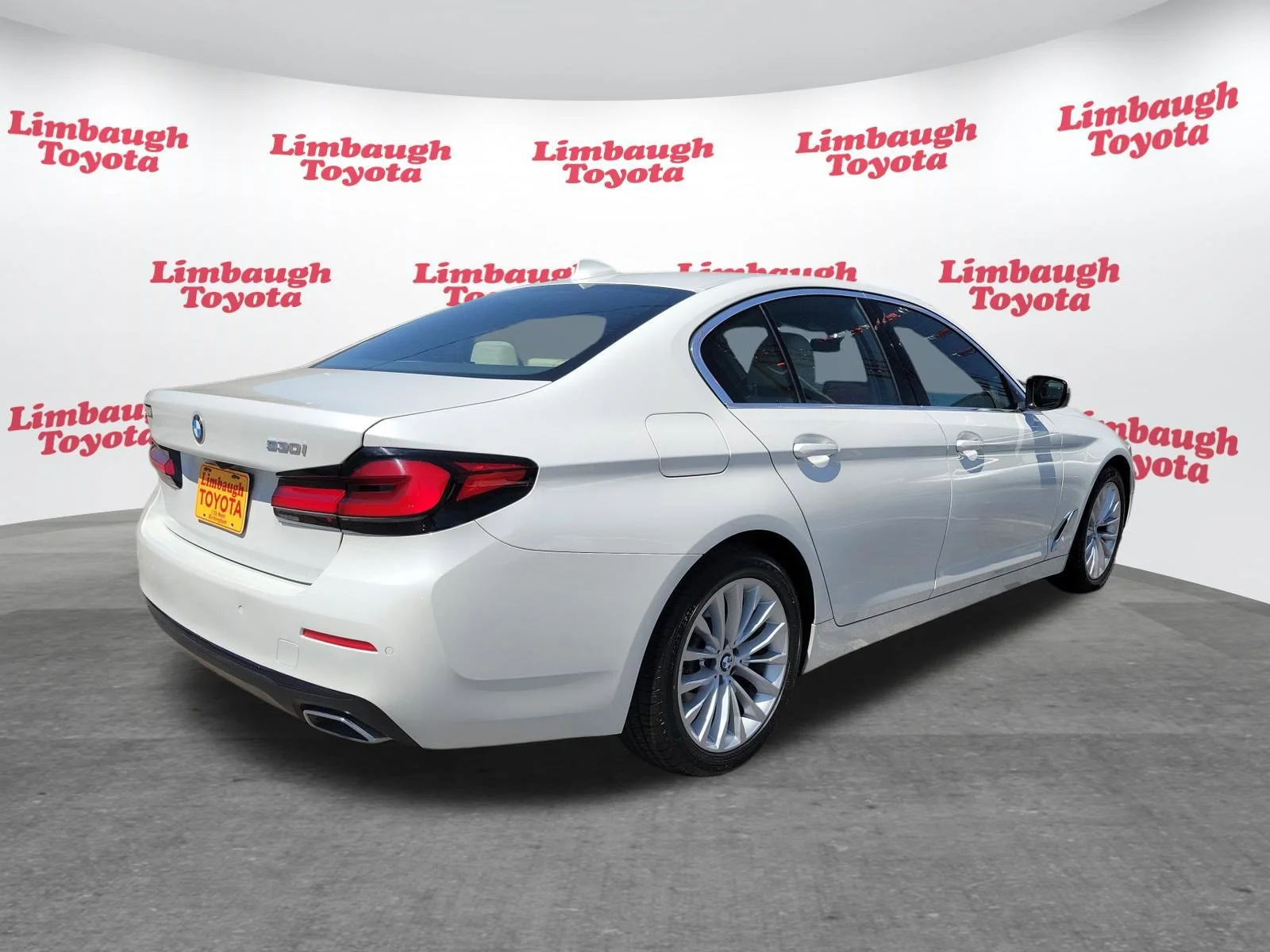 2023 BMW 5 Series 530i - Photo 25
