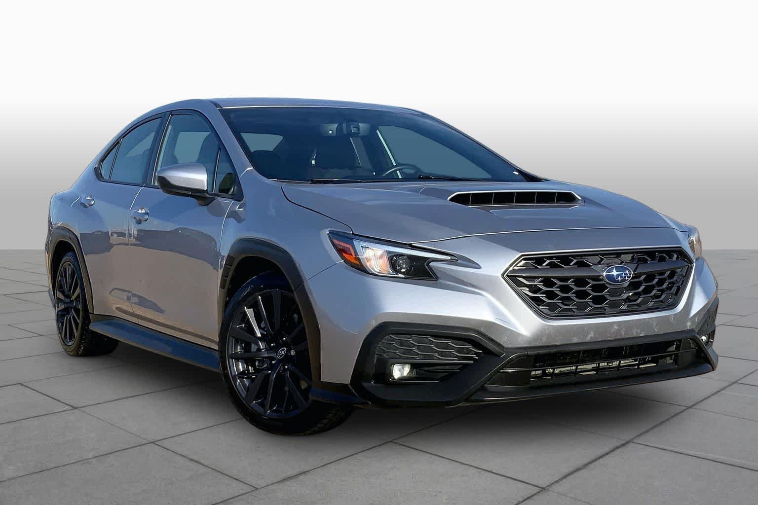 Used 2023 Ice Silver Metallic Subaru Premium image 3