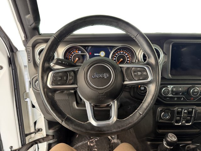 Used 2021 White Jeep Unlimited Sahara image 10