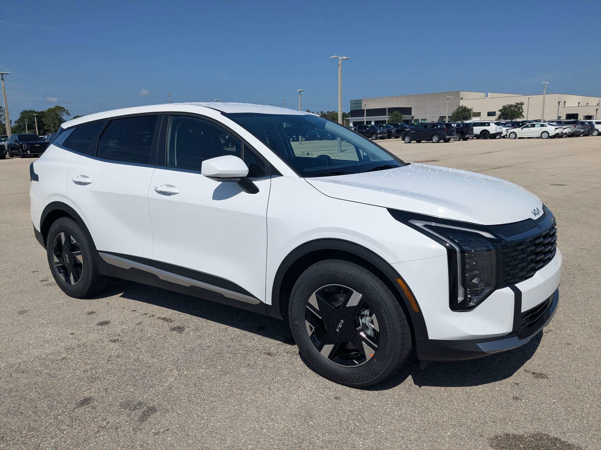 New 2026 Glacial White Pearl Kia LX image 2