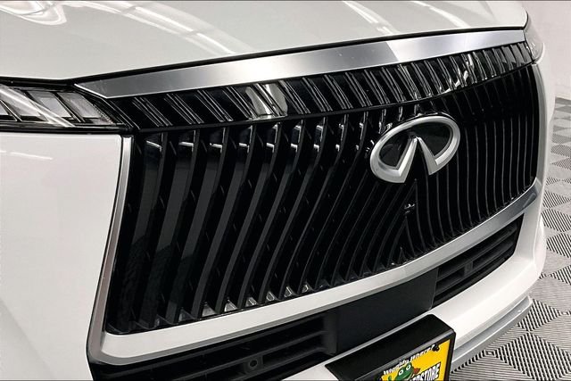 2025 INFINITI QX80 Sensory 4WD - Photo 35