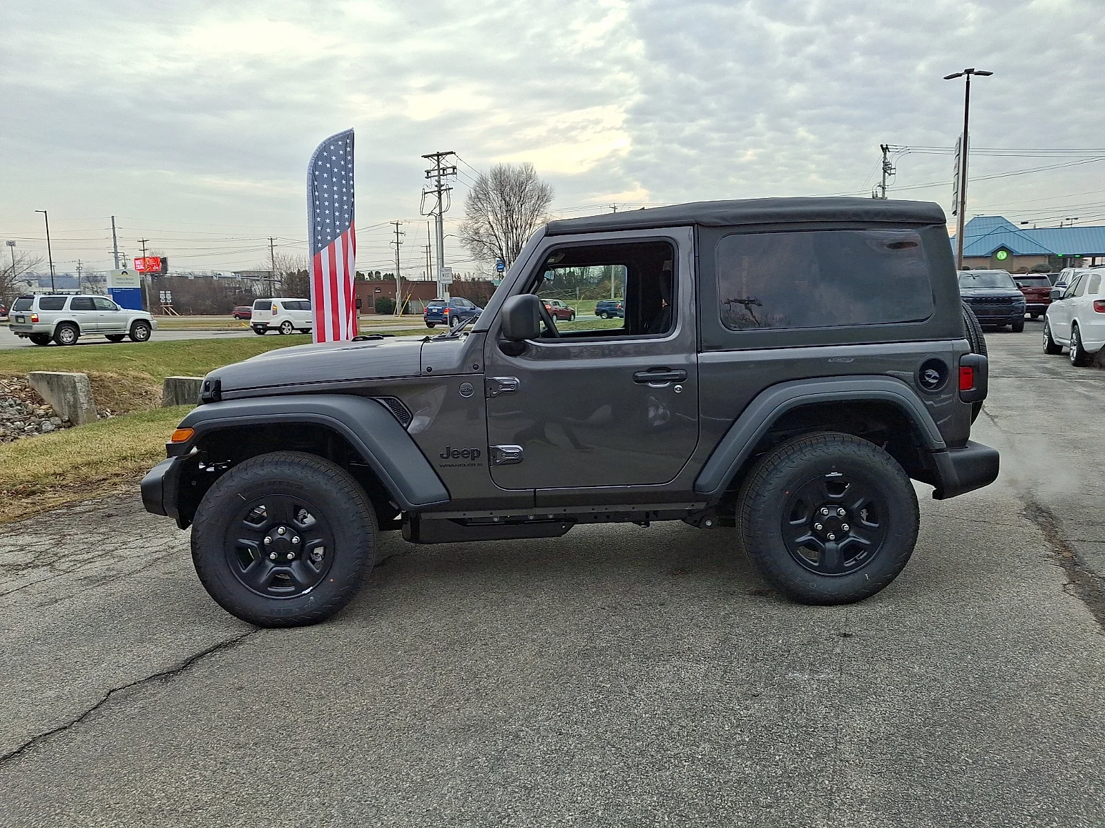 New 2026 Granite Crystal Metallic Clear-Coat Exterior Paint Jeep Sport image 5