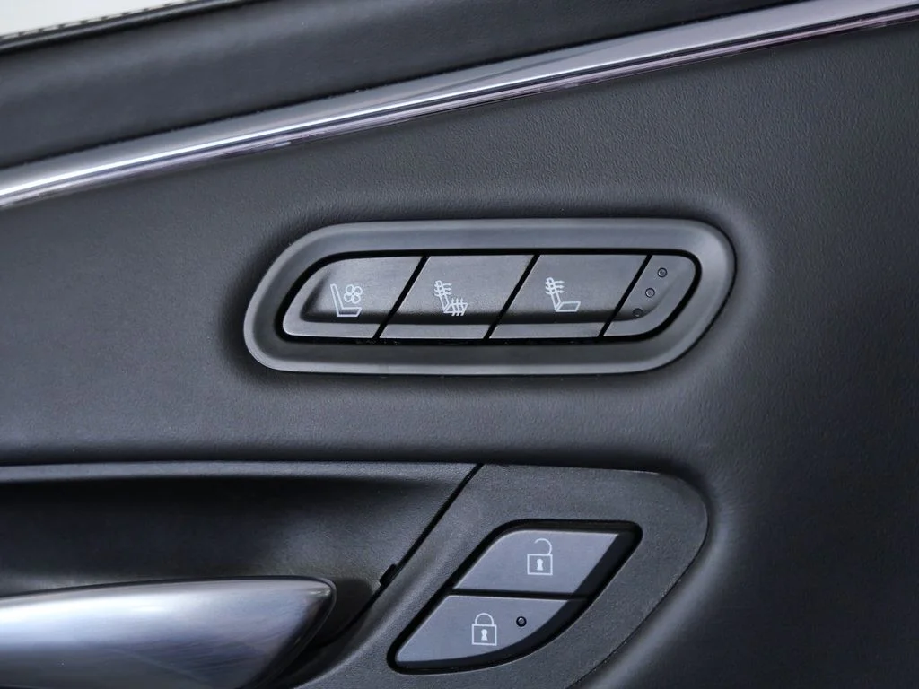 Used 2021 Red Cadillac Sport Platinum image 29