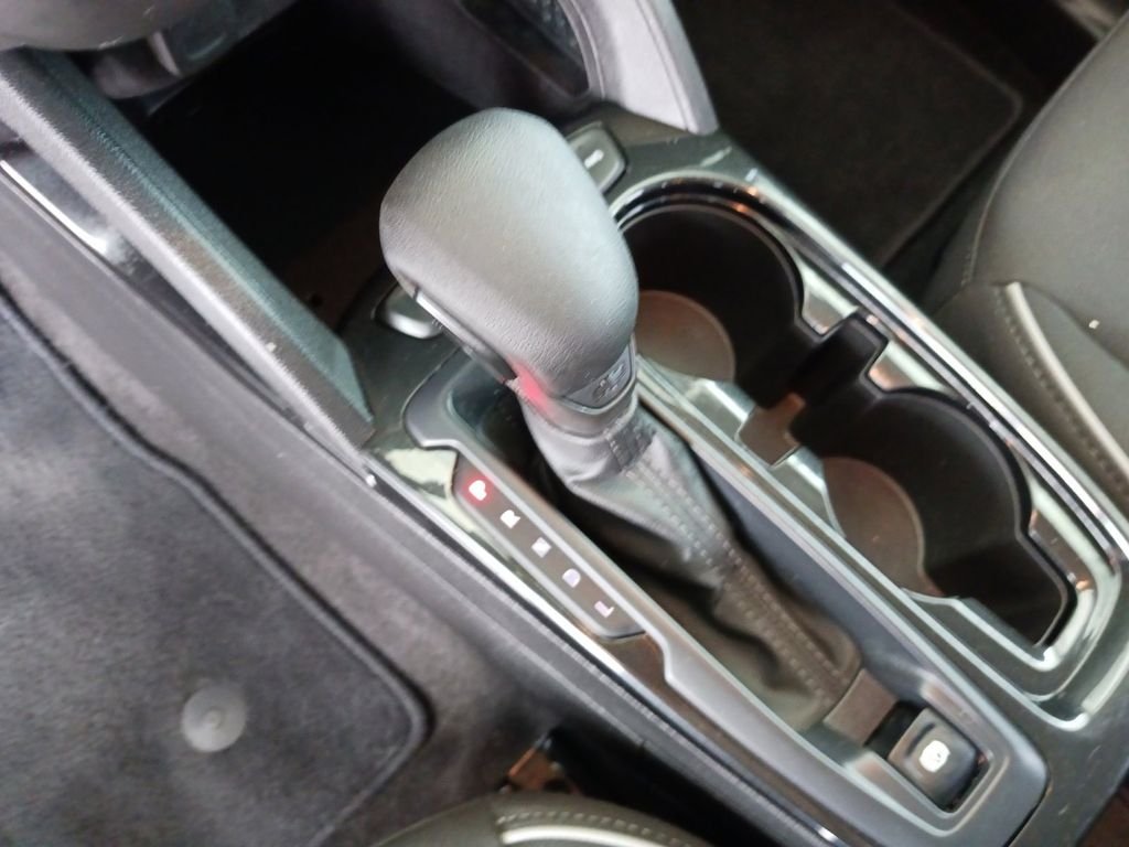 Used 2023 White Chevrolet LT image 34
