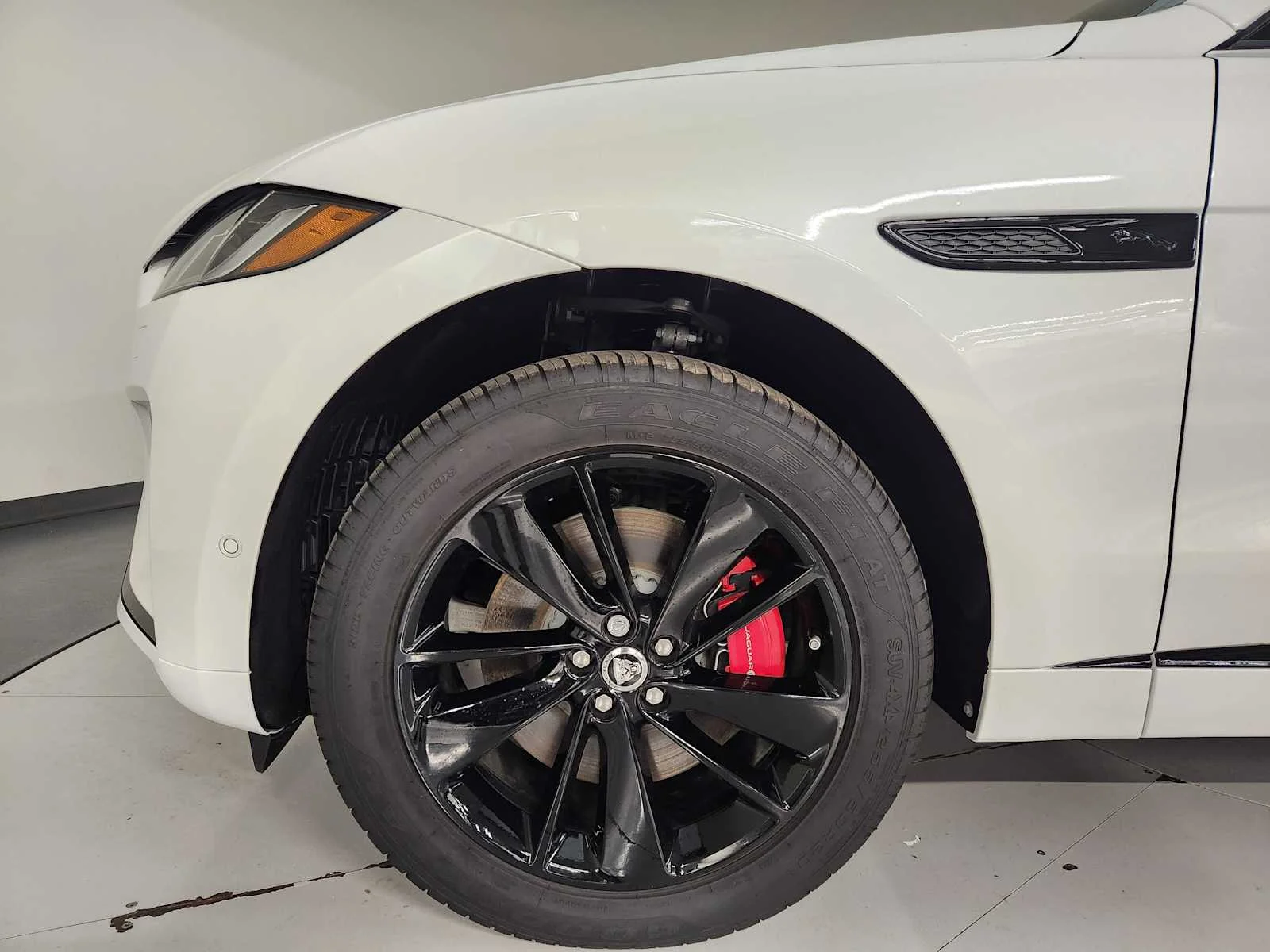 2026 Jaguar F-Pace R-Dynamic S - Photo 19