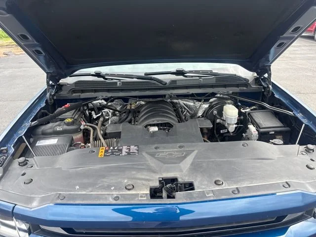 Used 2017 DEEP OCEAN BLUE METALLIC Chevrolet LT image 24