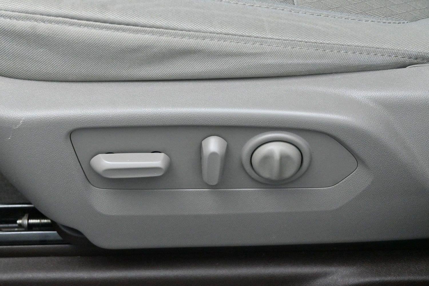 Used 2020 Summit White GMC Elevation image 13