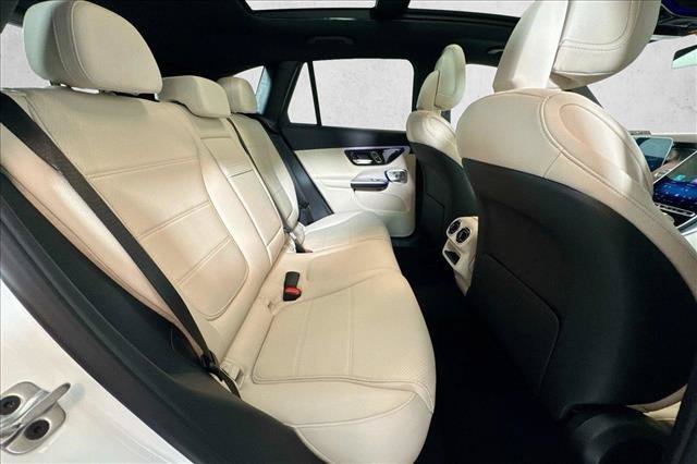 New 2026 Polar White Mercedes-Benz GLC 300 image 55