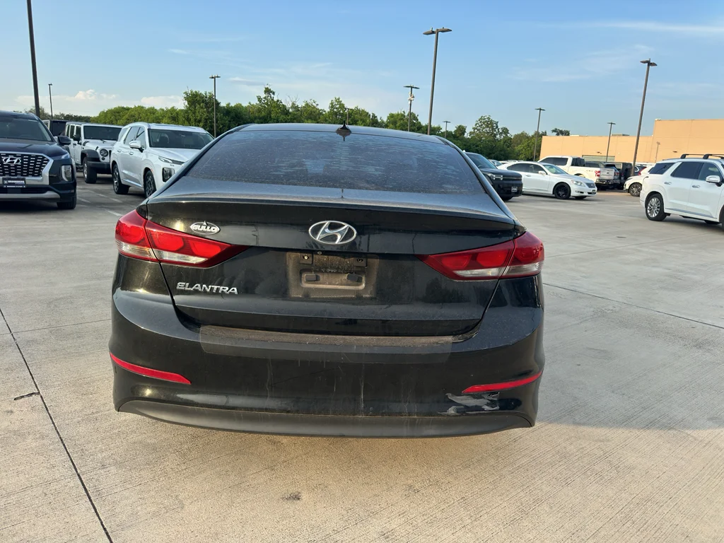 Used 2017 Phantom Black Hyundai SE image 7