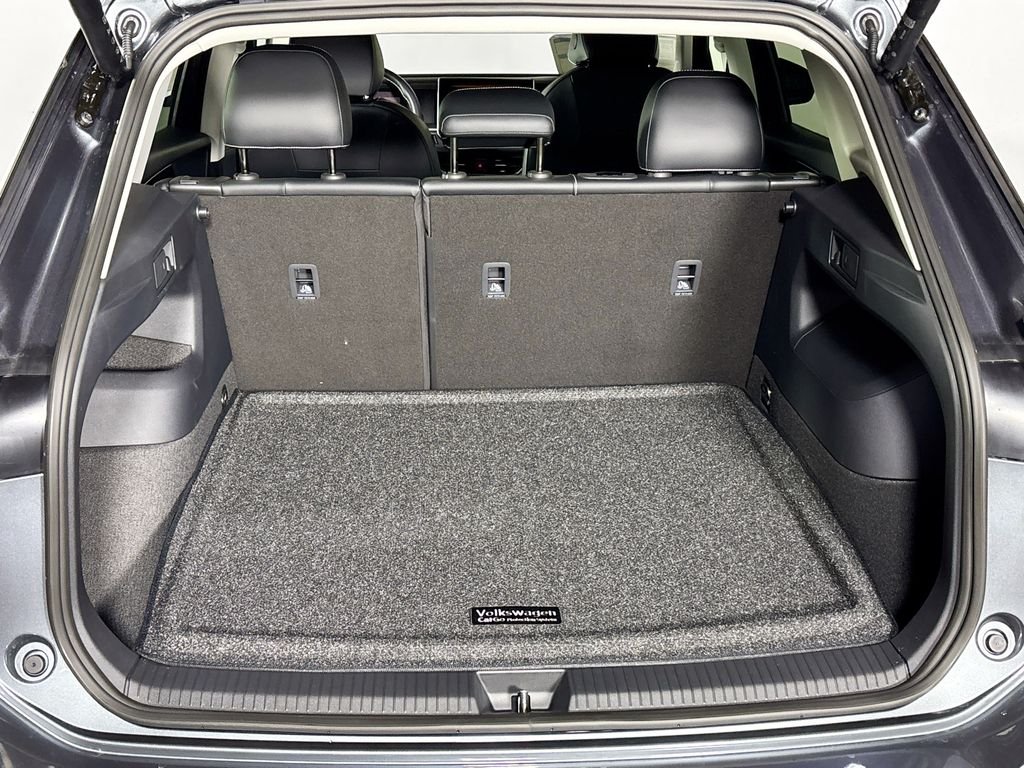 New 2026 Platinum Gray Metallic Volkswagen 2.0T SE image 21