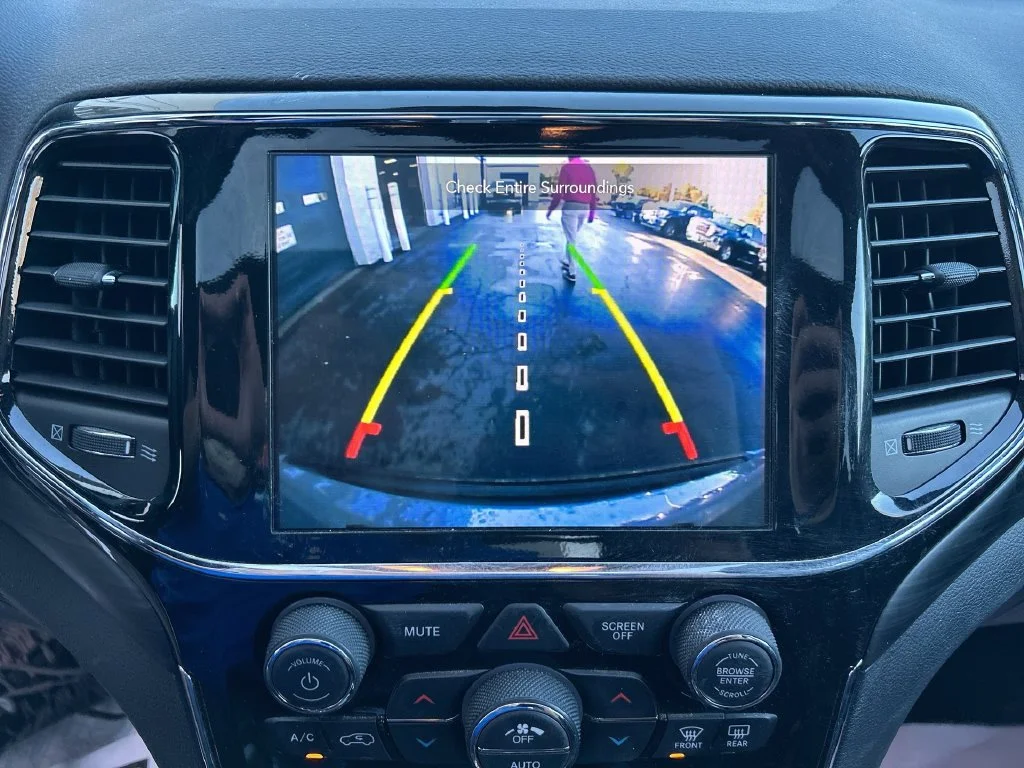 Used 2021 Gray Jeep Laredo X image 18