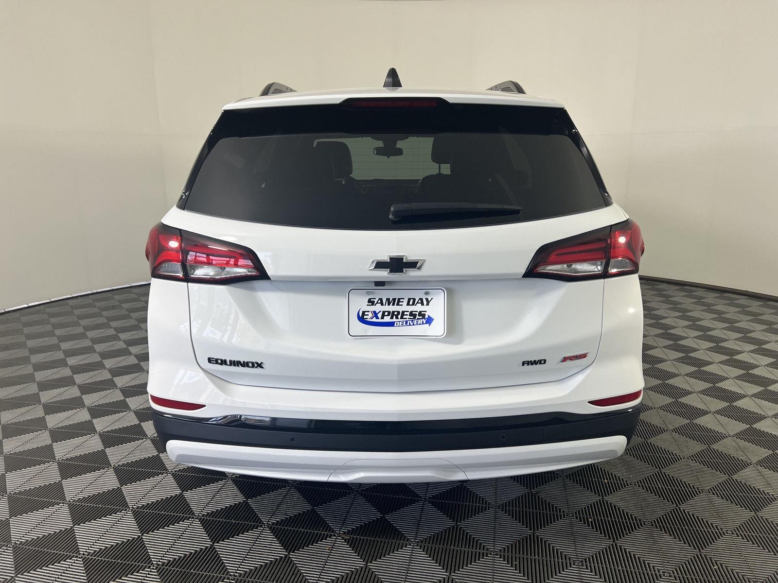 Used 2024 Summit White Chevrolet RS image 24
