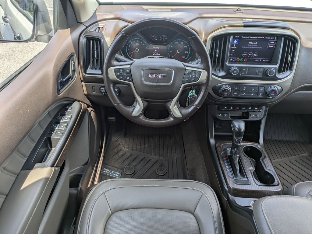 Used 2022 White GMC Denali image 16