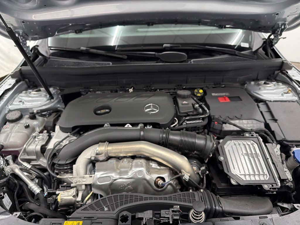 Used 2026 Silver Mercedes-Benz GLB 250 image 30