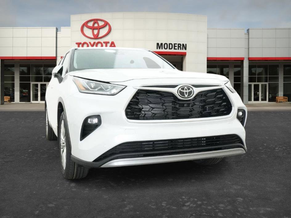 New 2026 Wind Chill Pearl Toyota Hybrid Platinum image 11