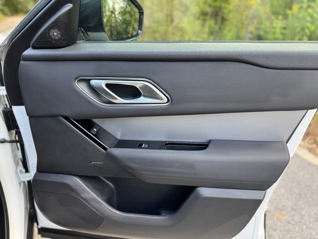 Used 2024 Fuji White Land Rover S image 18