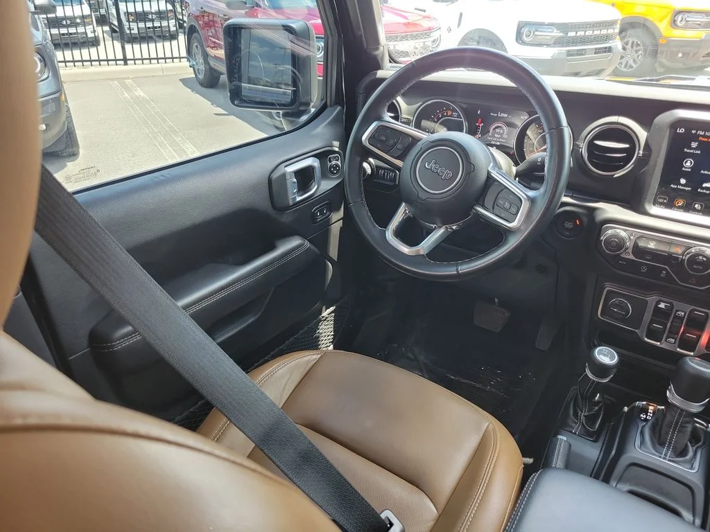 Used 2021 Black Clearcoat Jeep Overland image 11