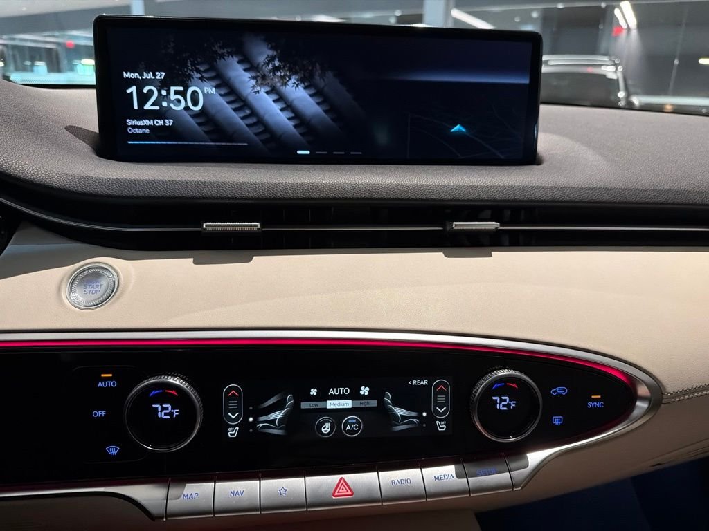 2024 GENESIS GV70 Standard - Photo 10