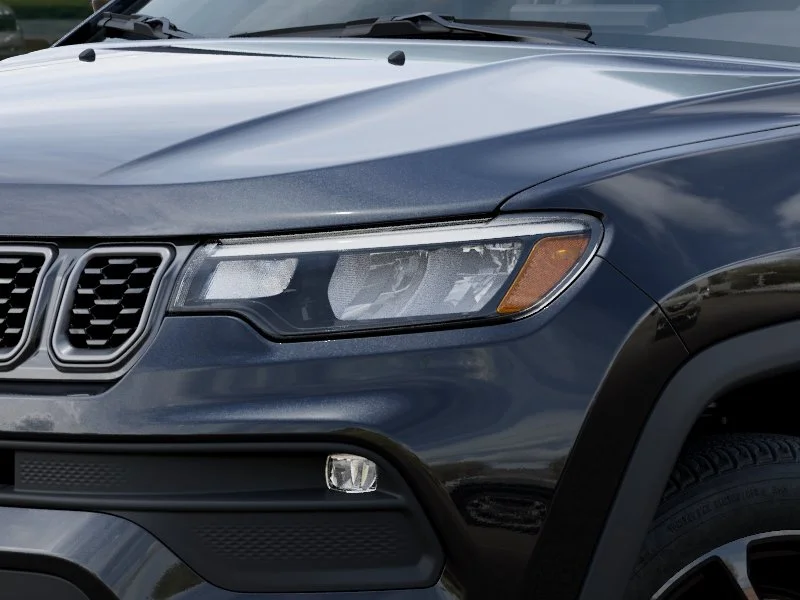 New 2026 Diamond Black Crystal Pearlcoat Jeep Latitude image 37