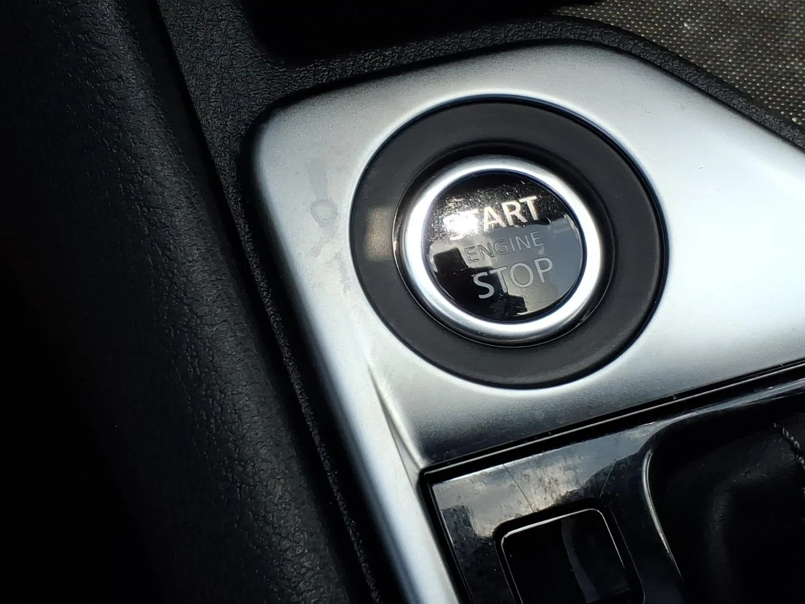 Used 2025 Gun Metallic Nissan SV image 22