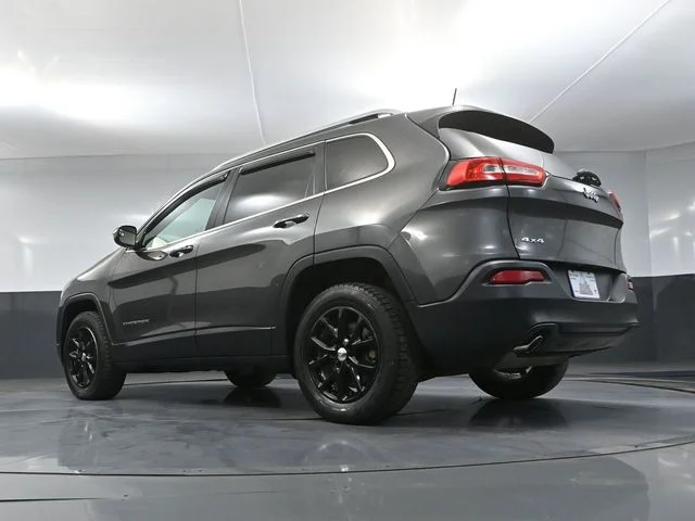 Used 2016 Gray Jeep Latitude image 47