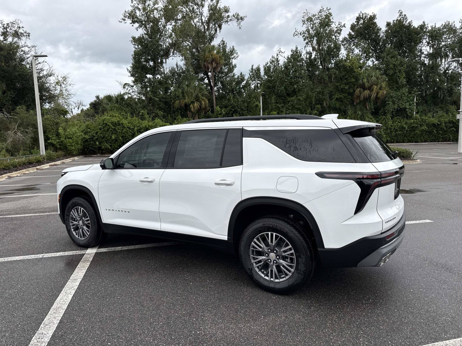 2027 Chevrolet Traverse LT - Photo 5