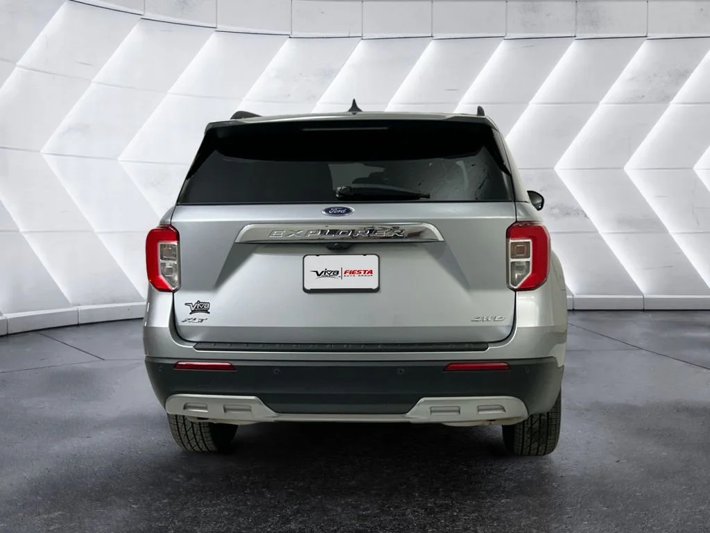Used 2023 Silver Ford XLT image 5