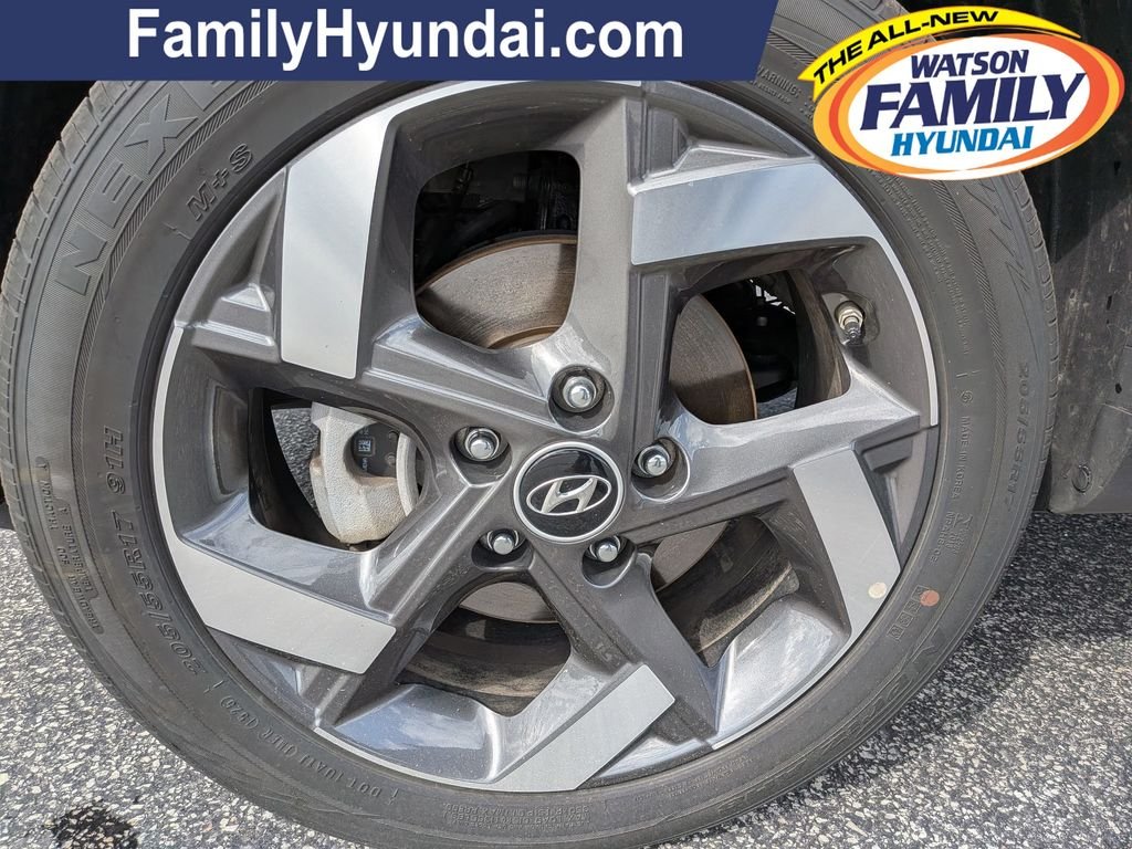 2025 Hyundai Venue SEL - Photo 9