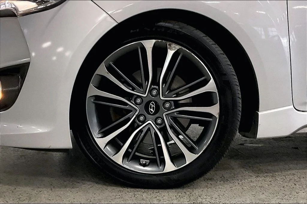 Used 2016 Silver Hyundai Turbo image 8