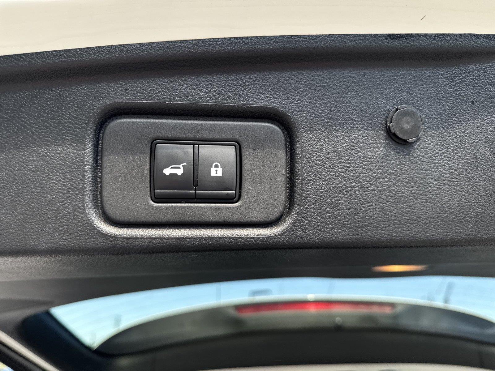 Used 2025 Glacier White Nissan Rock Creek image 29