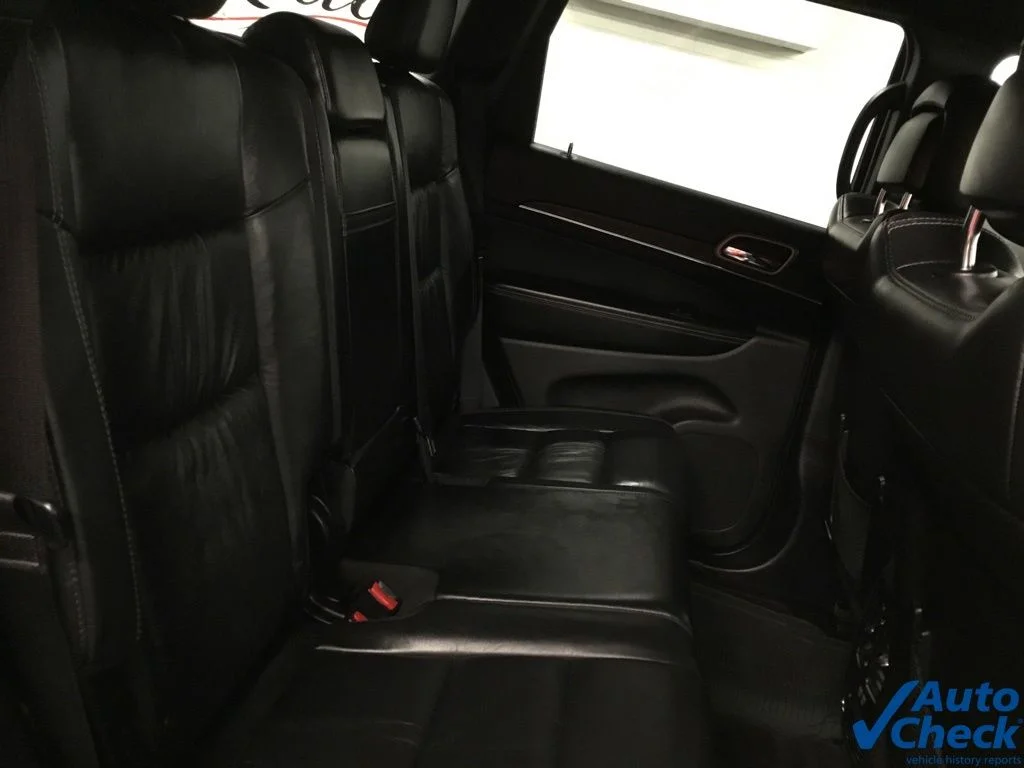 Used 2016 Silver Jeep Limited image 32