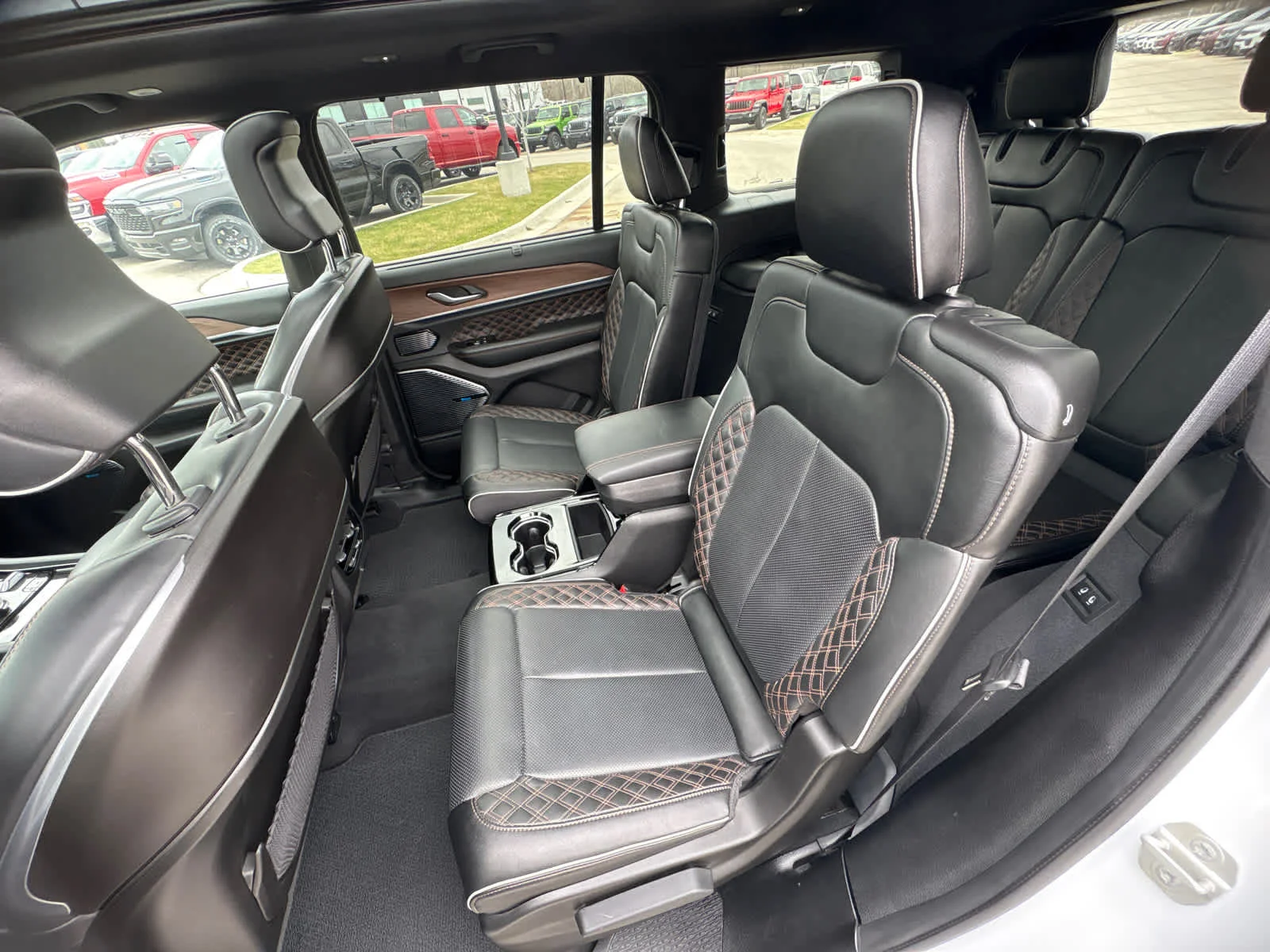 Used 2024 Bright White Clearcoat Jeep Summit image 12