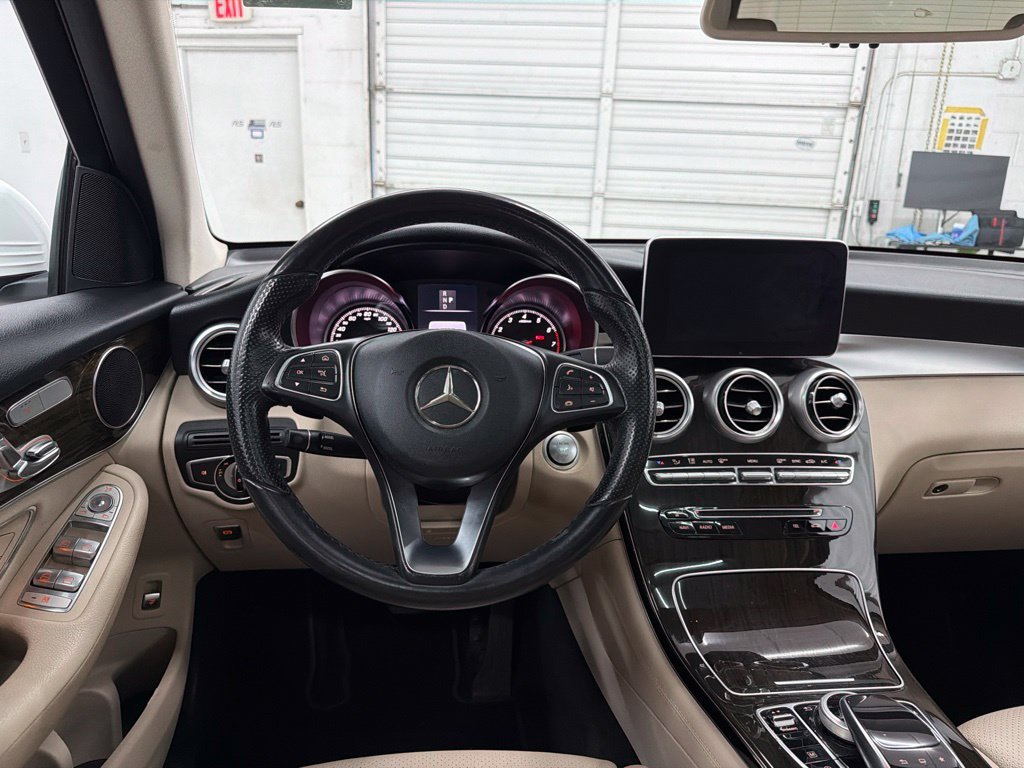 Used 2016 White Mercedes-Benz GLC 300 image 24